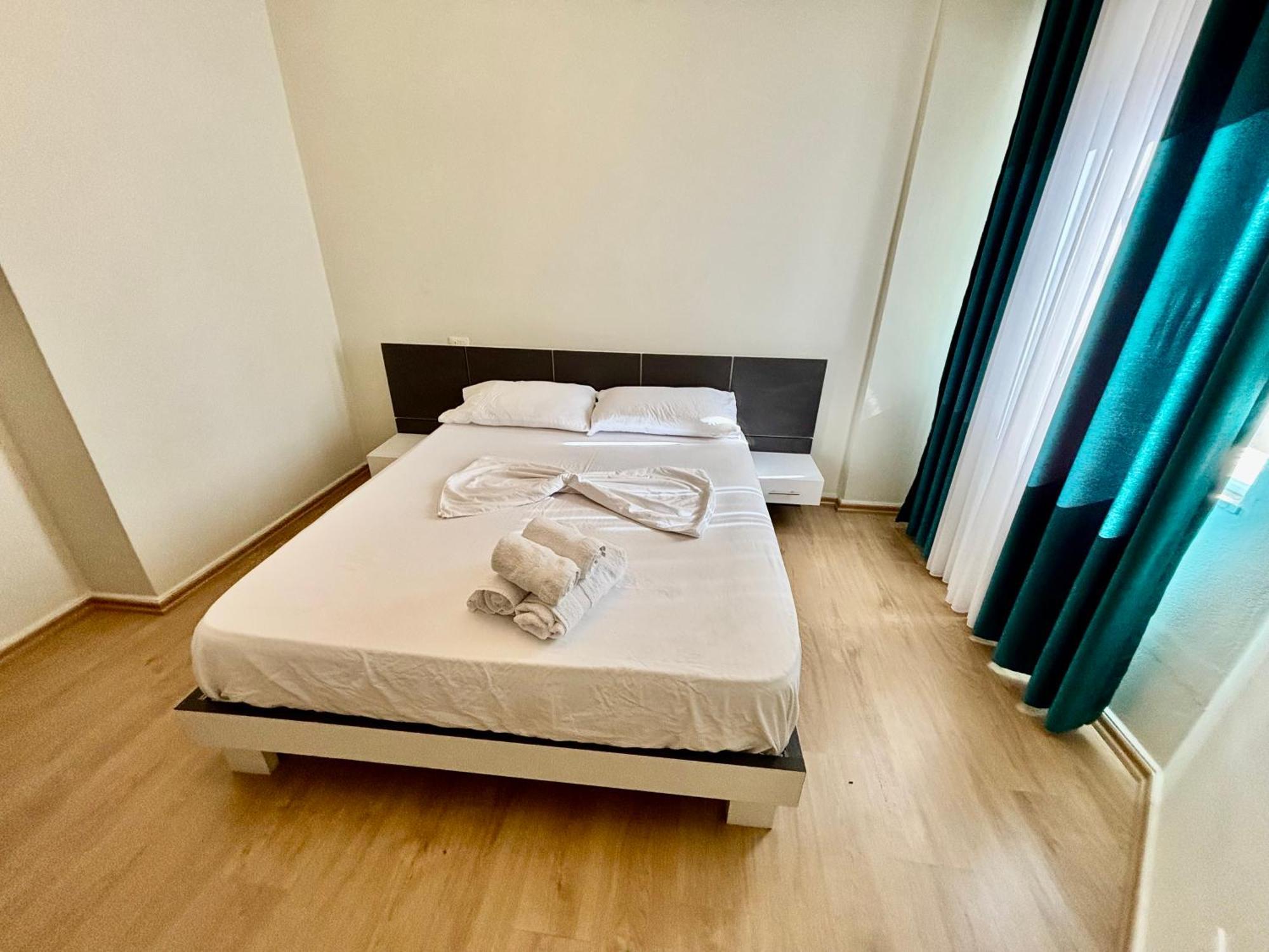 Edi'S Apartament Tiran Dış mekan fotoğraf